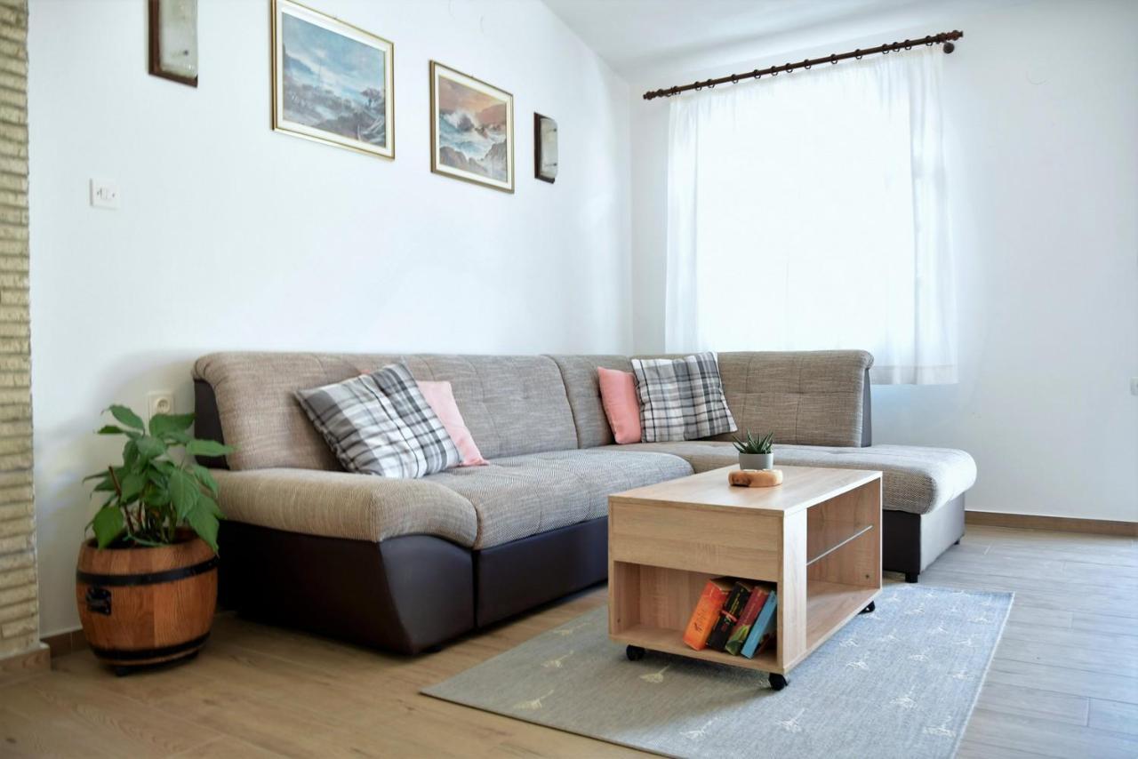 Zoro Apartments Palit Exterior foto